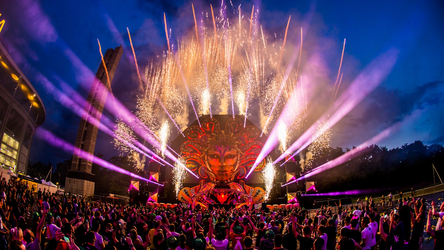 Qdance at World Club Dome 2016 Official Aftermovie